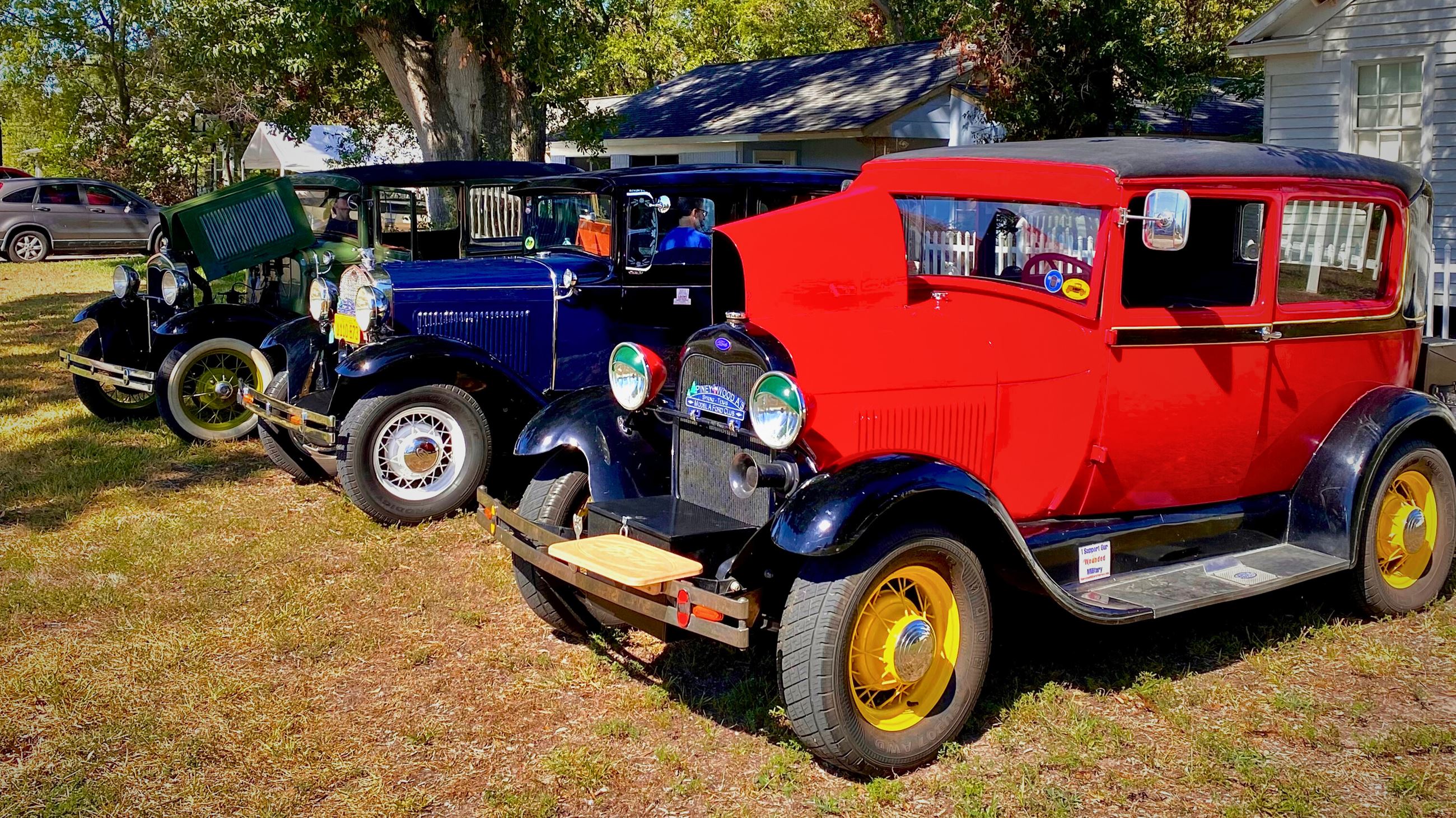 pictures of antique cars from the early 1900's