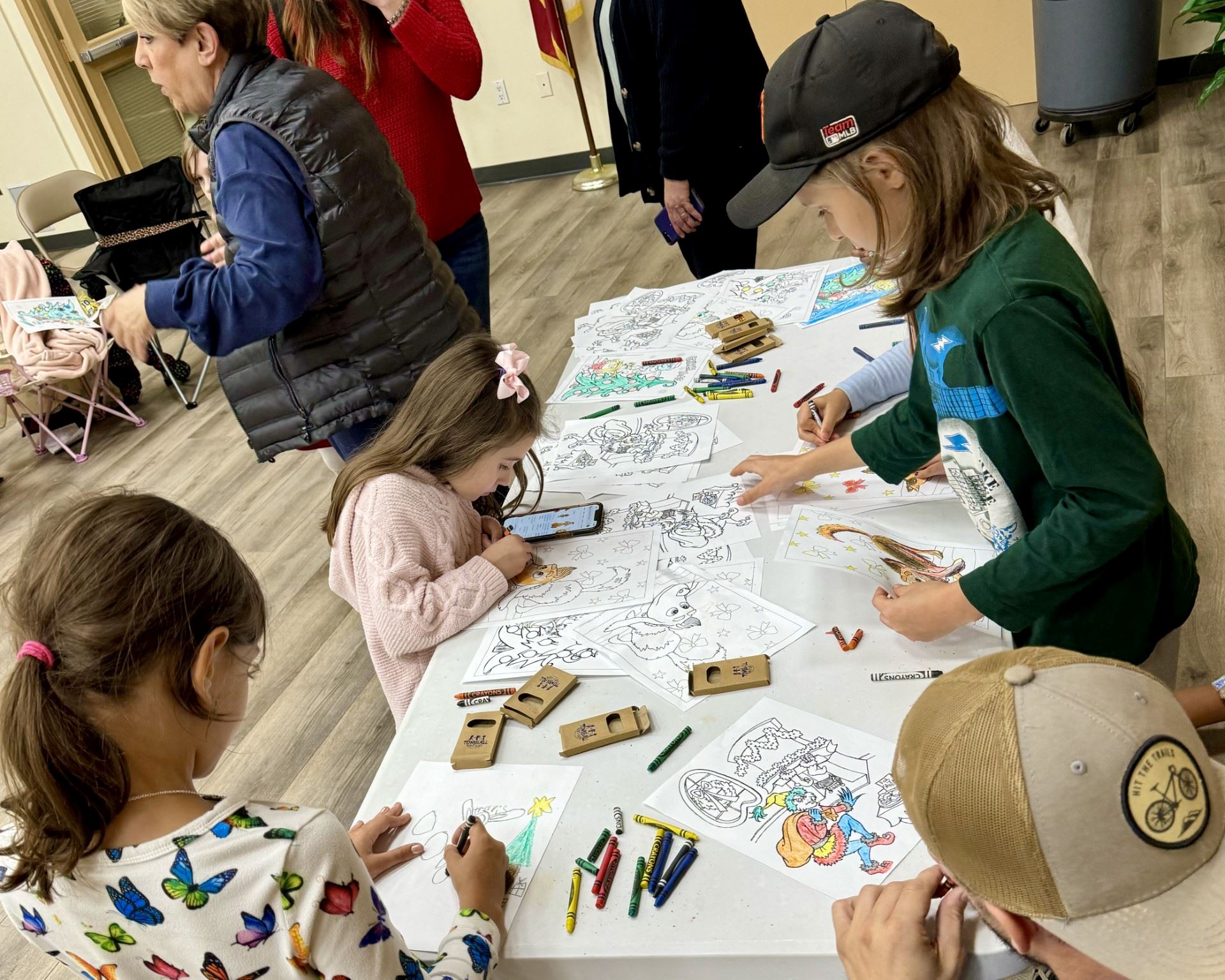 kids coloring Christmas pictures
