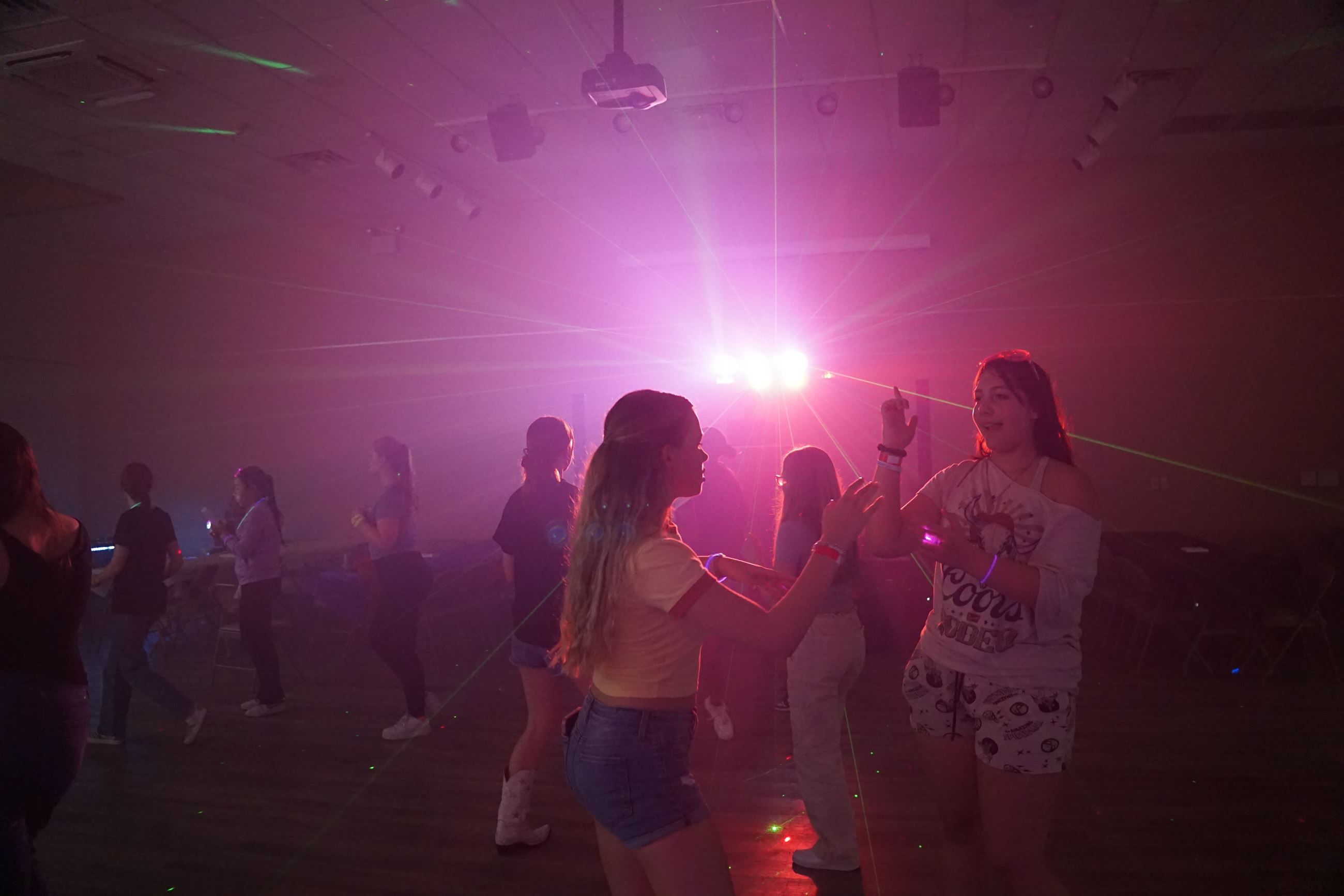 picture of strobe light at Teen Neon Night